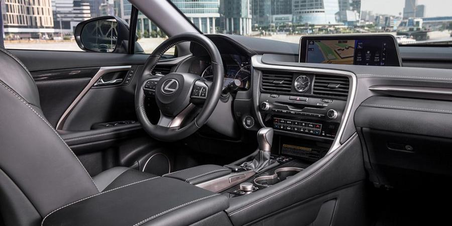 Интерьер Lexus RX350 Black Royal 2019 года  (фото 3 из 4)
